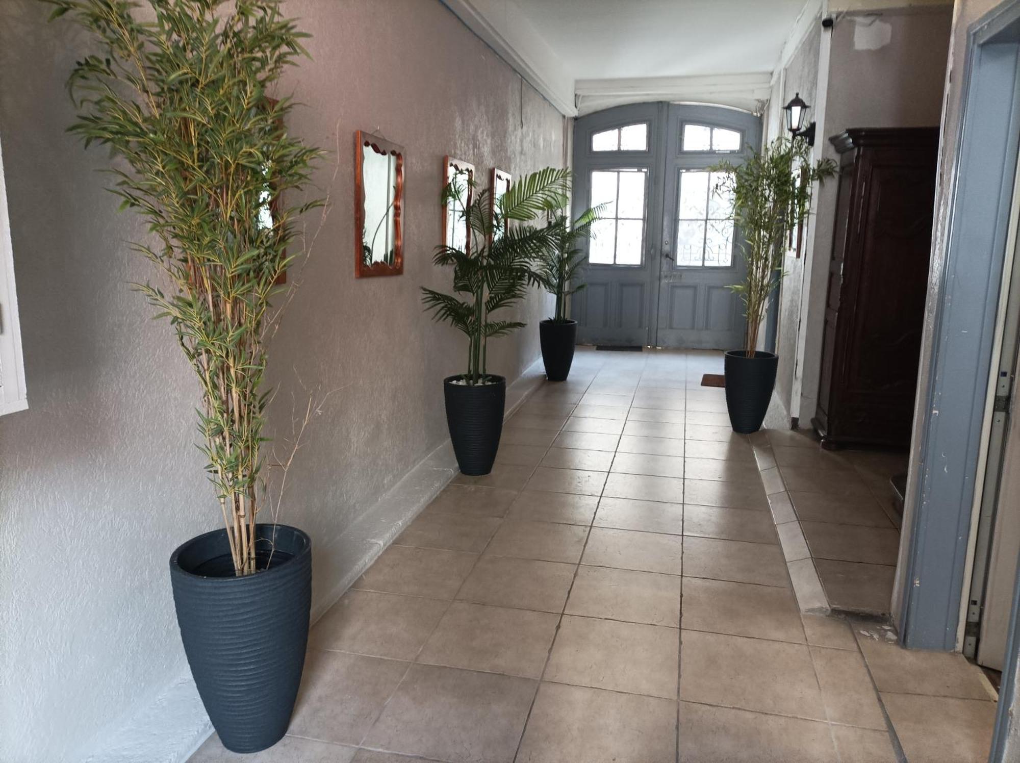 Saëns 03-T2 avec garage privé optionnel-Centre historique et plages à 16km ! Béziers Exterior foto